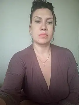 Snapshot of Ambika_beauty chatting on May 2026 04:04:02 PM Ambika beauty online show from May 2026 04:04:02 PM