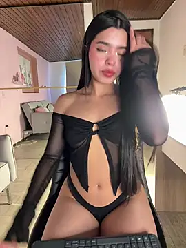 LunaMoore Pink online show from April 2026 12:50:02 PM