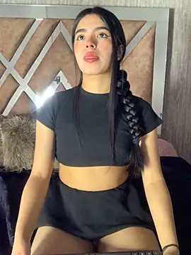 LunaMoore Pink online show from February 2026 12:38:02 PM