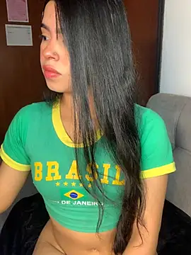 LunaMoore Pink online show from March 2026 12:41:01 PM