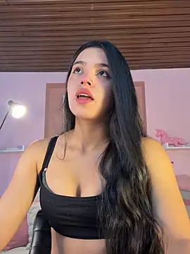 Snapshot of LunaMoore_Pink chatting on July 2026 12:23:01 PM LunaMoore Pink online show from July 2026 12:23:01 PM