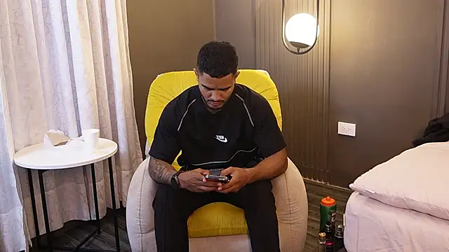 Reik Vonn online show from April 2026 12:00:01 PM