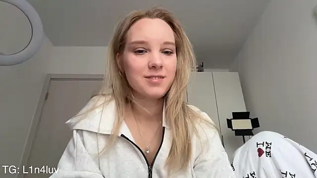 AIicaparkerc online show from April 2026 02:12:01 PM