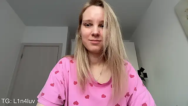 AIicaparkerc online show from April 2026 04:11:02 PM