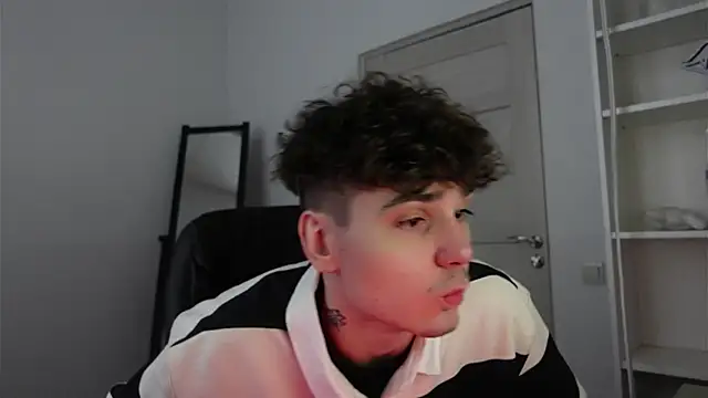 Nick Phillip online show from January 2026 07:15:02 AM