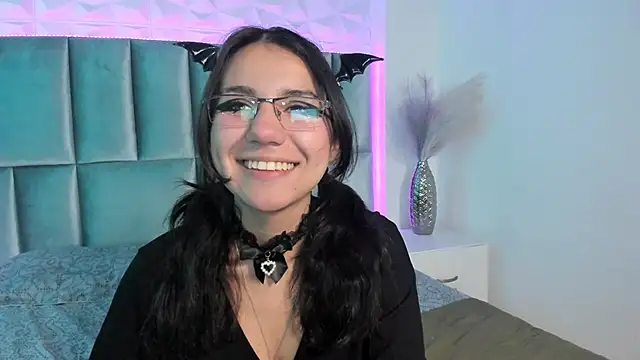 HollyPeach online show from October 2025 03:12:01 PM