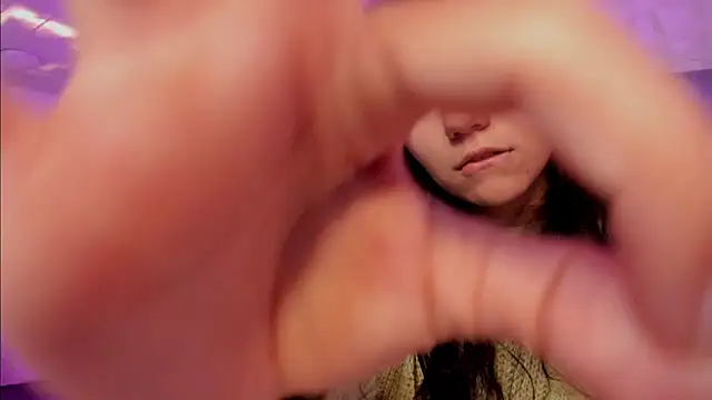 HollyPeach online show from April 2026 07:26:02 PM