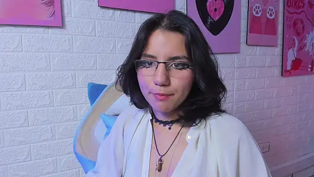 HollyPeach online show from November 2025 07:56:01 AM