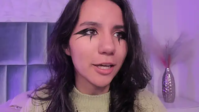 HollyPeach online show from March 2026 07:27:02 PM