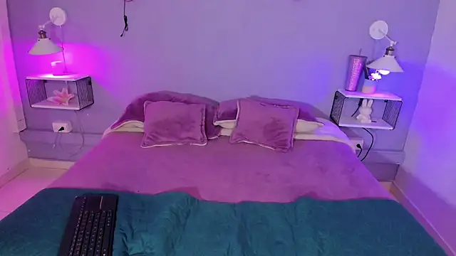 HollyPeach online show from October 2025 03:52:01 AM
