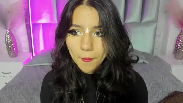 HollyPeach online show from March 2026 04:52:02 PM