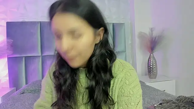 HollyPeach online show from May 2026 08:29:02 PM