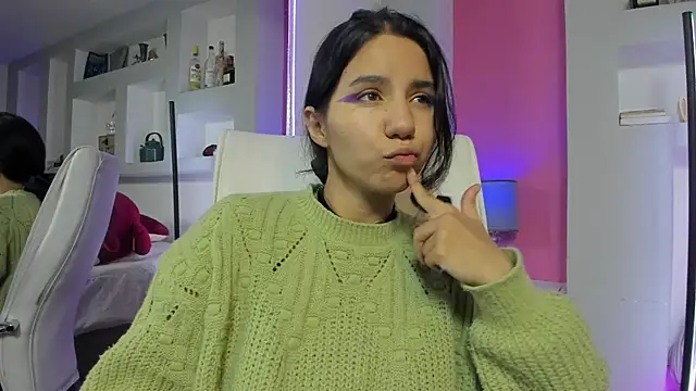 HollyPeach online show from March 2026 07:34:02 PM