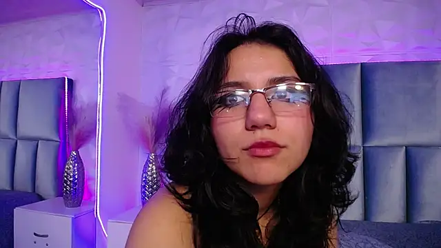 HollyPeach online show from December 2025 07:55:02 AM