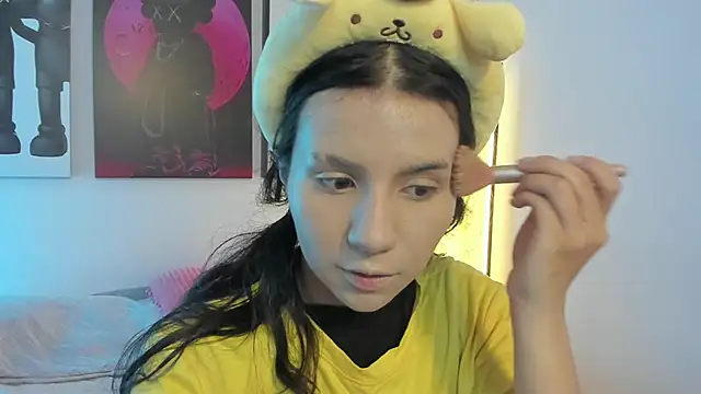 Snapshot of HollyPeach chatting on June 2026 07:40:02 PM HollyPeach online show from June 2026 07:40:02 PM