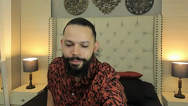 AlukardBig online show from October 2025 07:35:01 PM