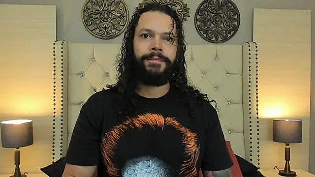 AlukardBig online show from November 2025 12:43:02 PM