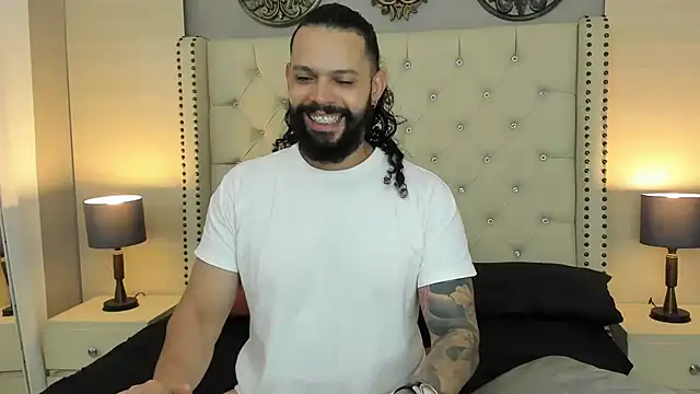 AlukardBig online show from October 2025 08:30:02 PM