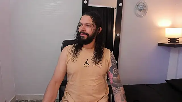 AlukardBig online show from November 2025 01:26:02 PM