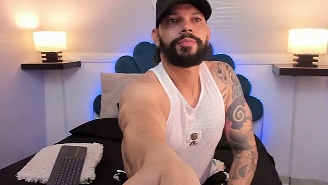 AlukardBig online show from November 2025 01:04:02 PM