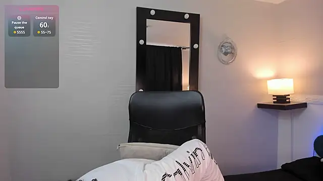 AlukardBig online show from November 2025 02:00:01 PM