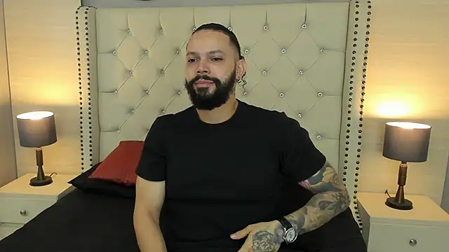 AlukardBig online show from October 2025 01:43:02 PM