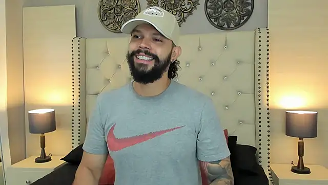 AlukardBig online show from November 2025 12:21:02 PM