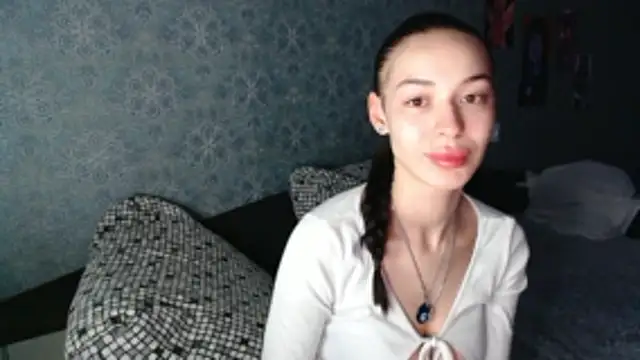 Daphne Darkthorn online show from November 2025 03:00:02 AM