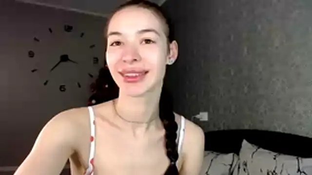 Daphne Darkthorn online show from December 2025 02:33:01 AM