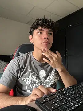 Im Camii online show from November 2025 07:36:01 PM