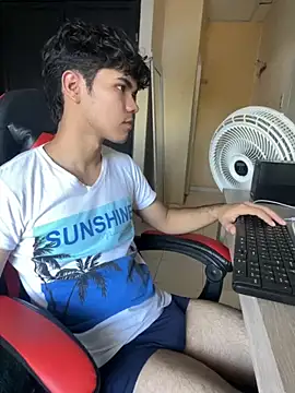 Im Camii online show from November 2025 06:19:01 PM