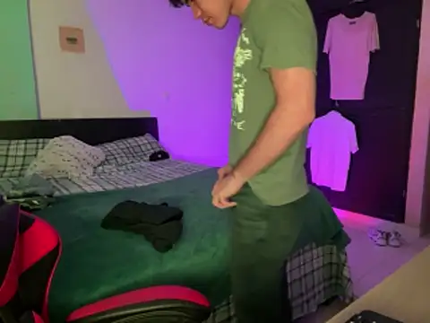 Im Camii online show from April 2026 06:46:01 PM