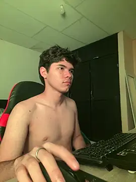 Im Camii online show from March 2026 07:36:02 PM