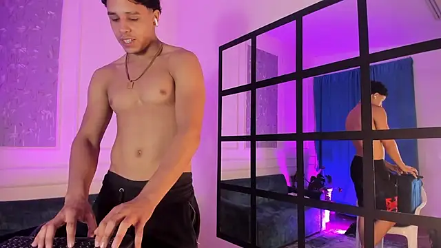 Adrian Volt online show from November 2025 03:45:02 AM