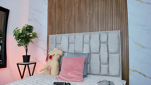 Sassha ferrer online show from November 2025 07:36:02 PM