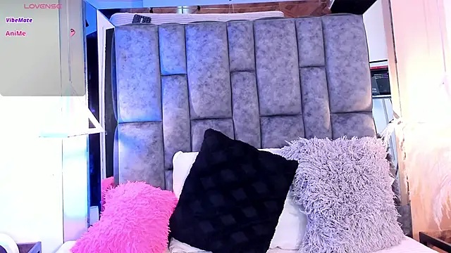 SofiRuiz  online show from December 2025 03:46:02 AM