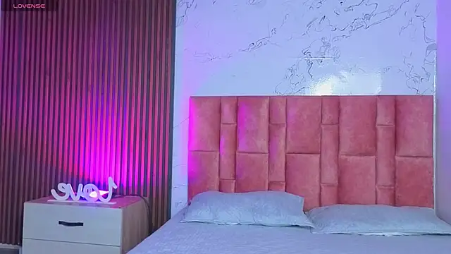 Snapshot of danna_peters chatting on November 2025 07:39:01 PM danna peters online show from November 2025 07:39:01 PM