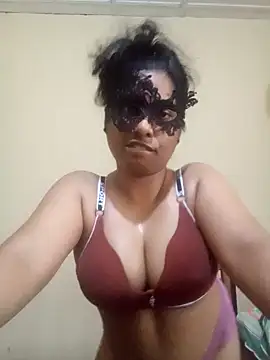 Expose Queen online show from March 2026 06:30:02 AM