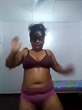 Expose Queen online show from June 2026 05:34:01 PM