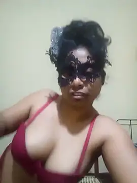 Expose Queen online show from February 2026 06:18:01 PM