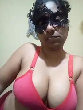 Expose Queen online show from January 2026 04:57:01 PM