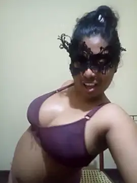 Expose Queen online show from March 2026 05:53:02 PM