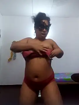 Expose Queen online show from May 2026 04:58:01 PM