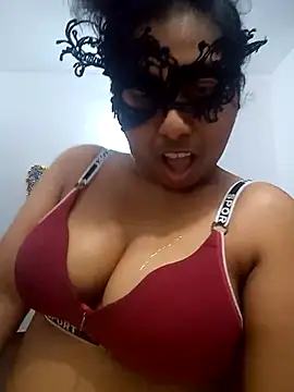 Expose Queen online show from May 2026 06:50:01 PM