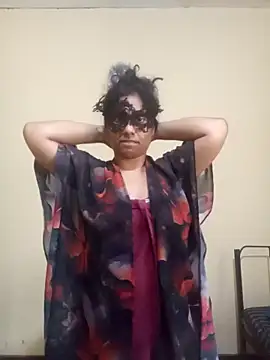 Expose Queen online show from February 2026 07:43:02 AM