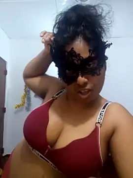 Expose Queen online show from April 2026 05:08:01 PM