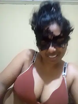 Expose Queen online show from March 2026 05:46:02 PM