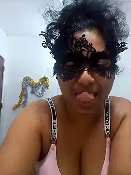 Snapshot of Expose_Queen chatting on June 2026 08:14:02 PM Expose Queen online show from June 2026 08:14:02 PM