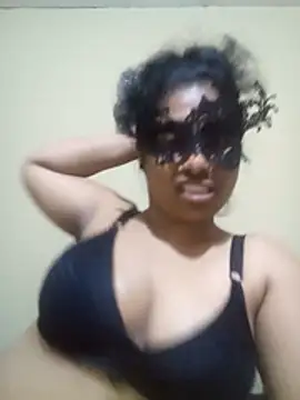 Expose Queen online show from February 2026 06:49:02 PM