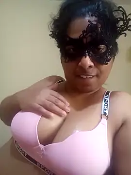 Expose Queen online show from March 2026 06:11:01 AM